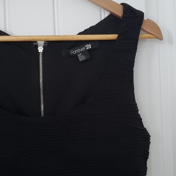 Forever 21 Fitted Black Dress - Picture 4 of 5